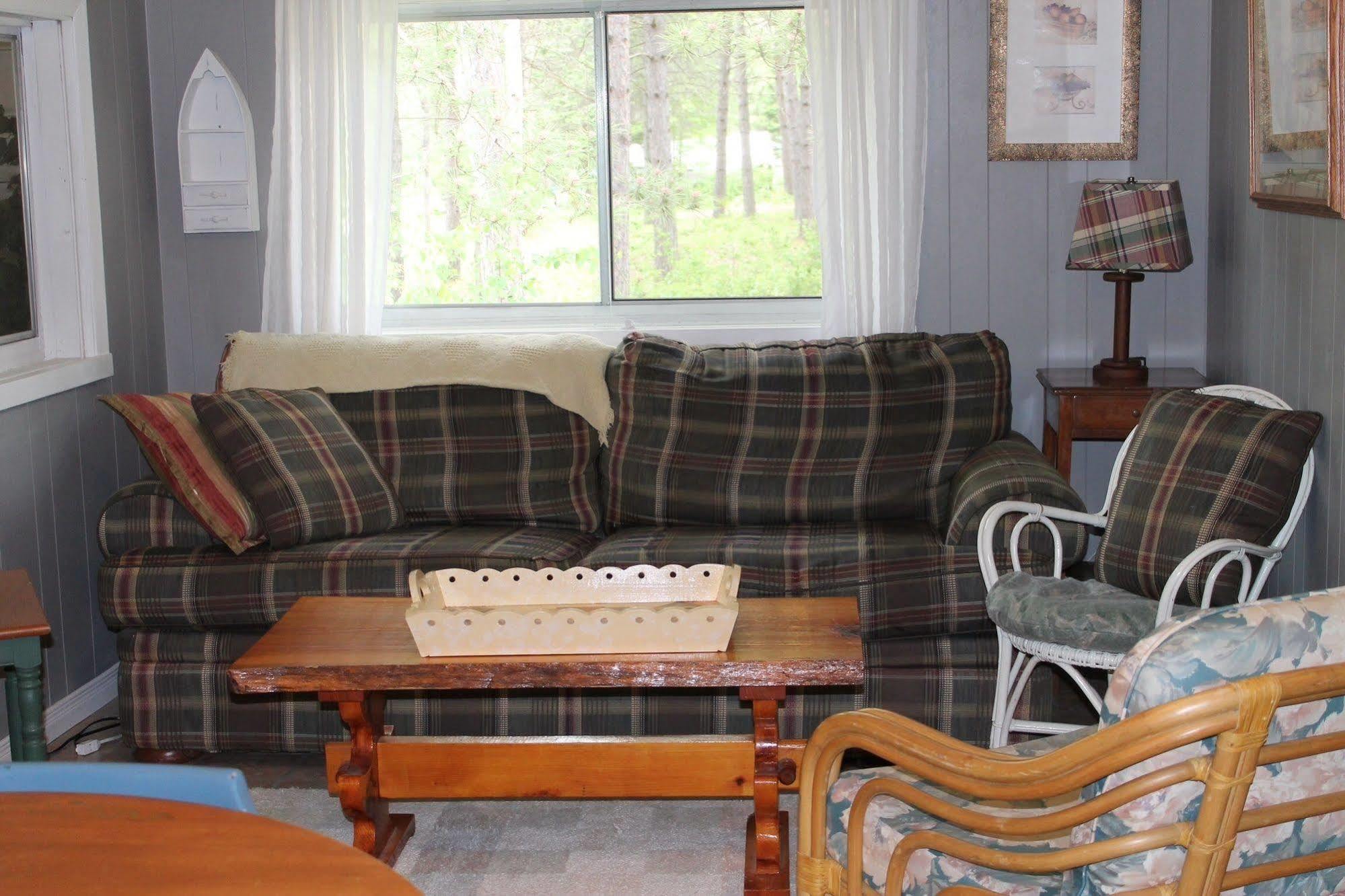Algonquin'S Edge Resort Madawaska Eksteriør billede